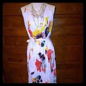 Sleeveless floral print dress